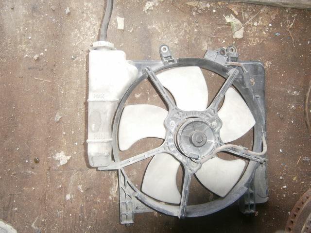 Диффузор радиатора Хонда Фит в Ачинске 24030