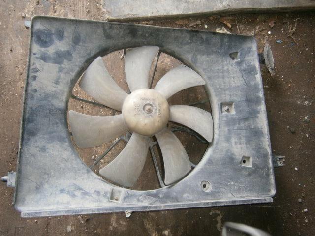 Диффузор радиатора Хонда Фит в Ачинске 24055