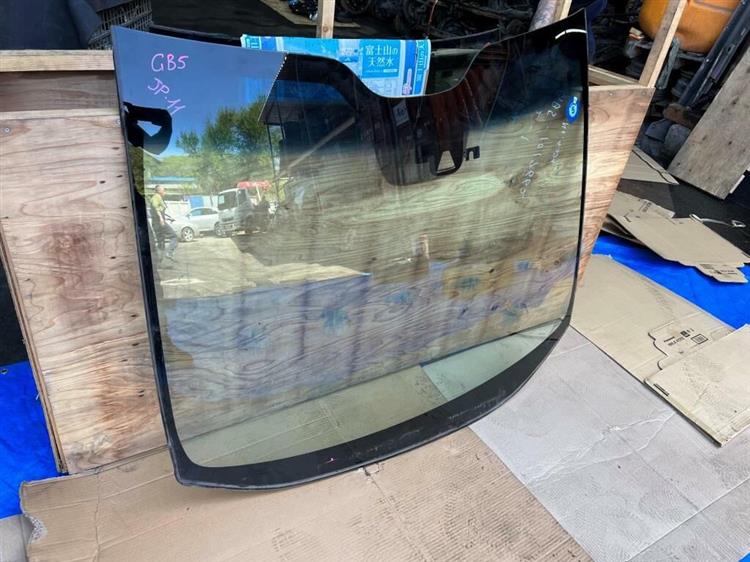 Лобовое стекло Хонда Фрид в Ачинске 245685