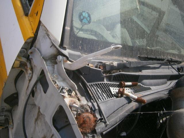 Решетка под лобовое стекло Тойота Хайлюкс Сурф в Ачинске 29486