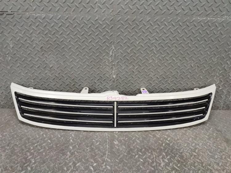 Решетка радиатора Тойота Исис в Ачинске 420163