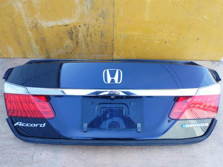 Крышка багажника Хонда Аккорд в Ачинске 50872