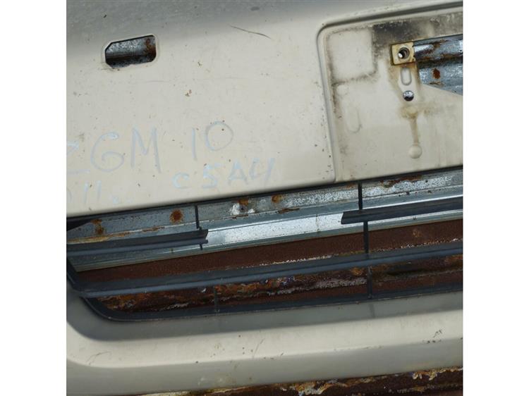 Решетка радиатора Тойота Исис в Ачинске 91579